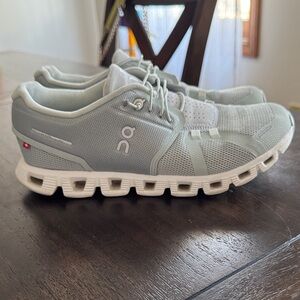 On Men's Athletic Shoes - Gray